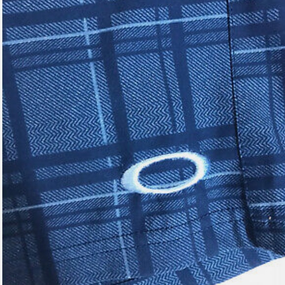 Oakley Plaid Golf Short - Picture 2 of 2